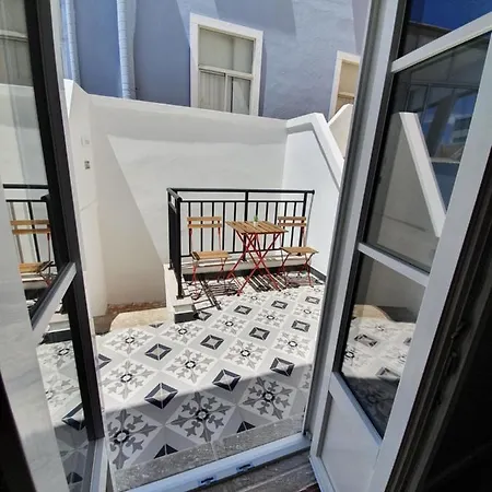 - Casa Amarela - *
