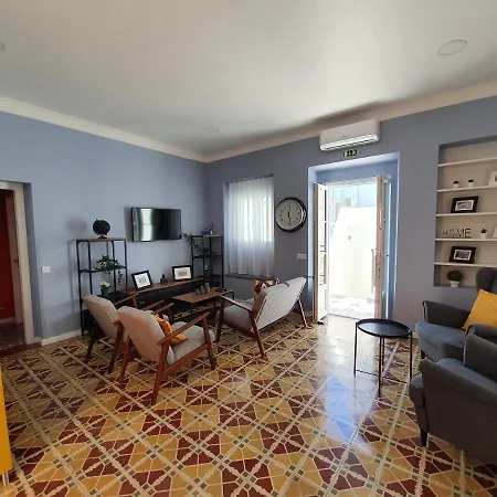 - Casa Amarela - *