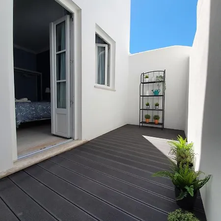 - Casa Amarela - *
