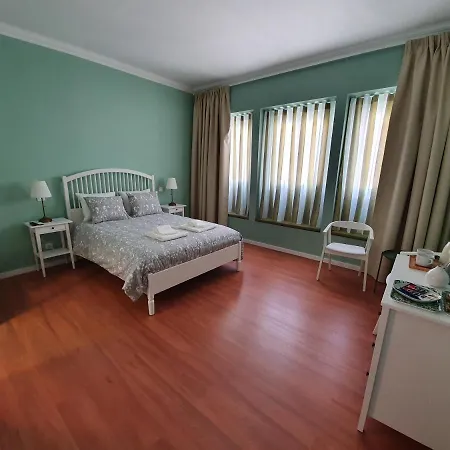 - Casa Amarela - *