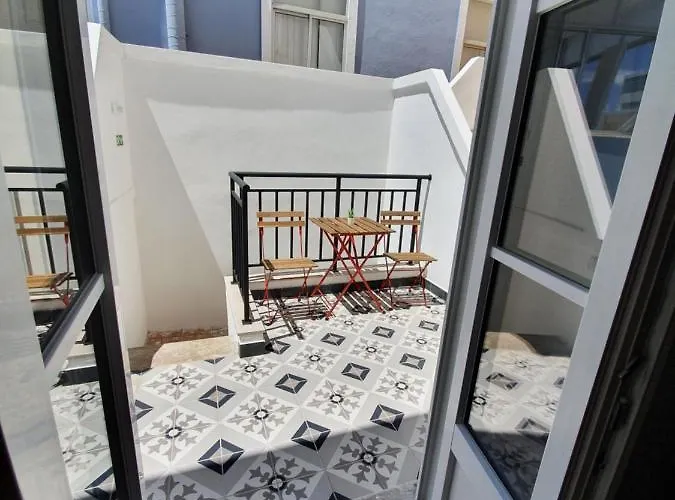 - Casa Amarela - *