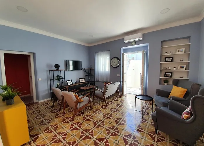 - Casa Amarela - *