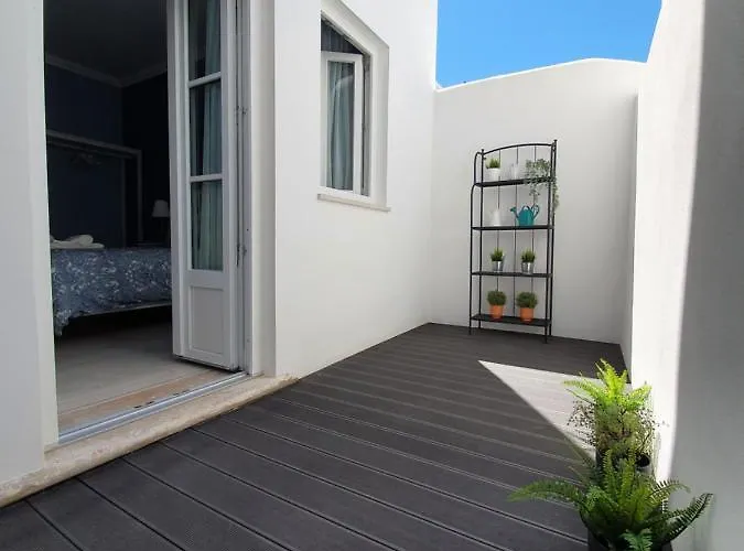 - Casa Amarela - *