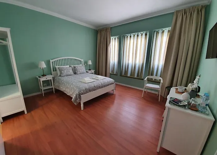 - Casa Amarela - *
