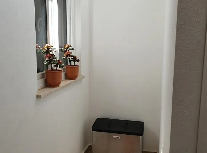 Pensión - Casa Amarela - *
