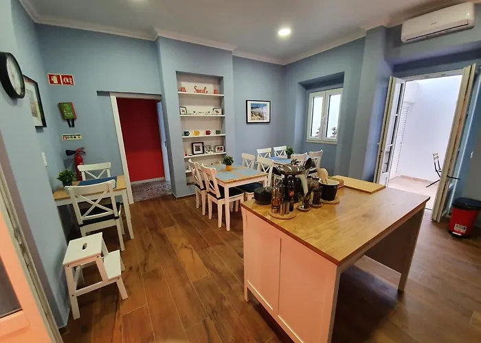 - Casa Amarela - בית הארחה *