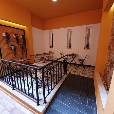 - Casa Amarela - Casa de hóspedes Faro